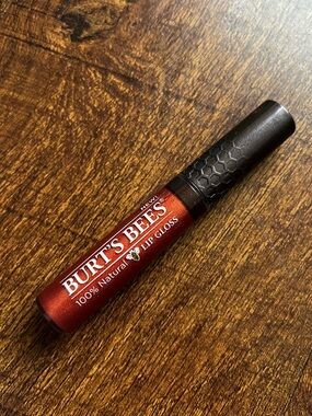 New! Burt's Bees Shimmery  Lip Gloss with shade harvest time